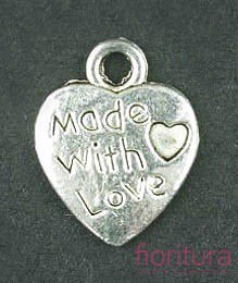 ZAWIESZKA SERCE Z NAPISEM ''MADE WITH LOVE'' 13X10MM KOLOR STARE SREBRO
