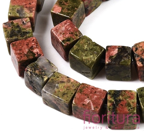 KAMIEŃ NATURALNY  UNAKIT KOSTKA NIEREGULARNA 6-6,5x6-5,5x6-6,5MM