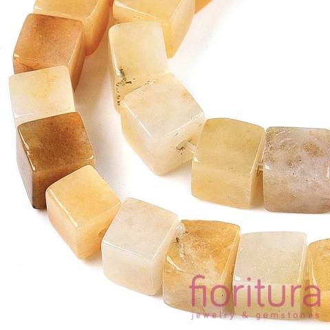 KAMIEŃ NATURALNY  JADEIT TOPAZ KOSTKA NIEREGULARNA 6-6,5x6-5,5x6-6,5MM