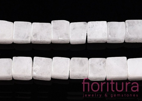 KAMIEŃ NATURALNY  JADEIT BIAŁY KOSTKA NIEREGULARNA 6-6,5x6-5,5x6-6,5MM