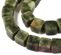 KAMIEŃ NATURALNY  JADEIT TAJWAŃSKI KOSTKA NIEREGULARNA 6-6,5x6-5,5x6-6,5MM