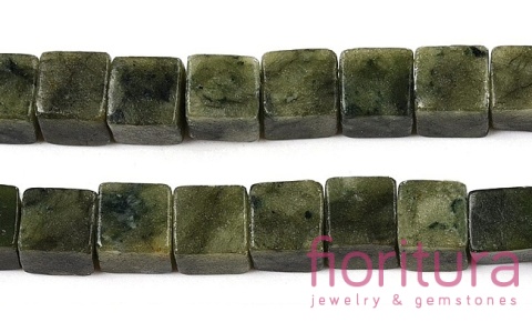 KAMIEŃ NATURALNY  JADEIT TAJWAŃSKI KOSTKA NIEREGULARNA 6-6,5x6-5,5x6-6,5MM